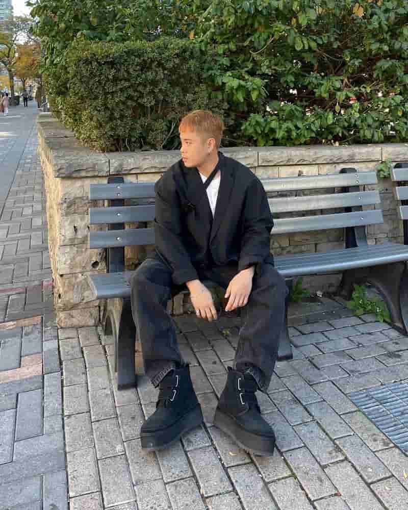 AW22-JOHN-RAY-ARIOLA-NEUMEL-PLATFORM-1130554-BLK-V_1_01-02.jpg