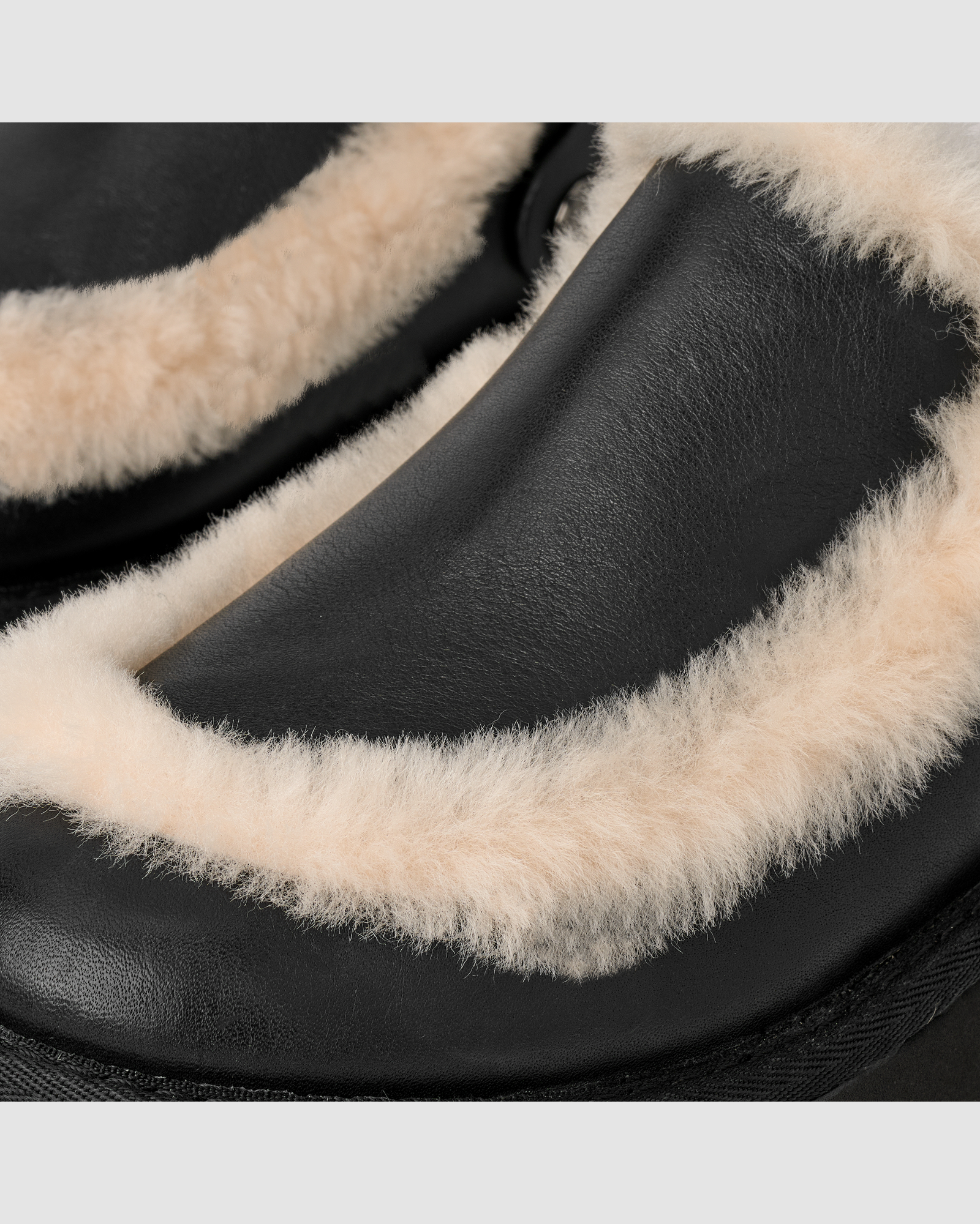 W ESMEE LEATHER CLOG