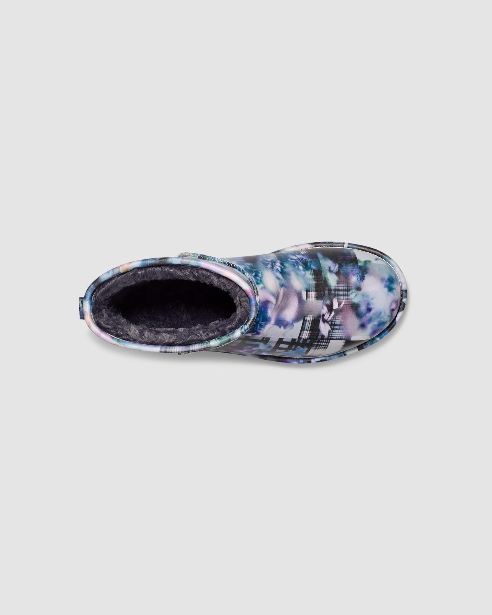 Unisex Classic Mini Boot x Collina Strada in Dark Blue Floral