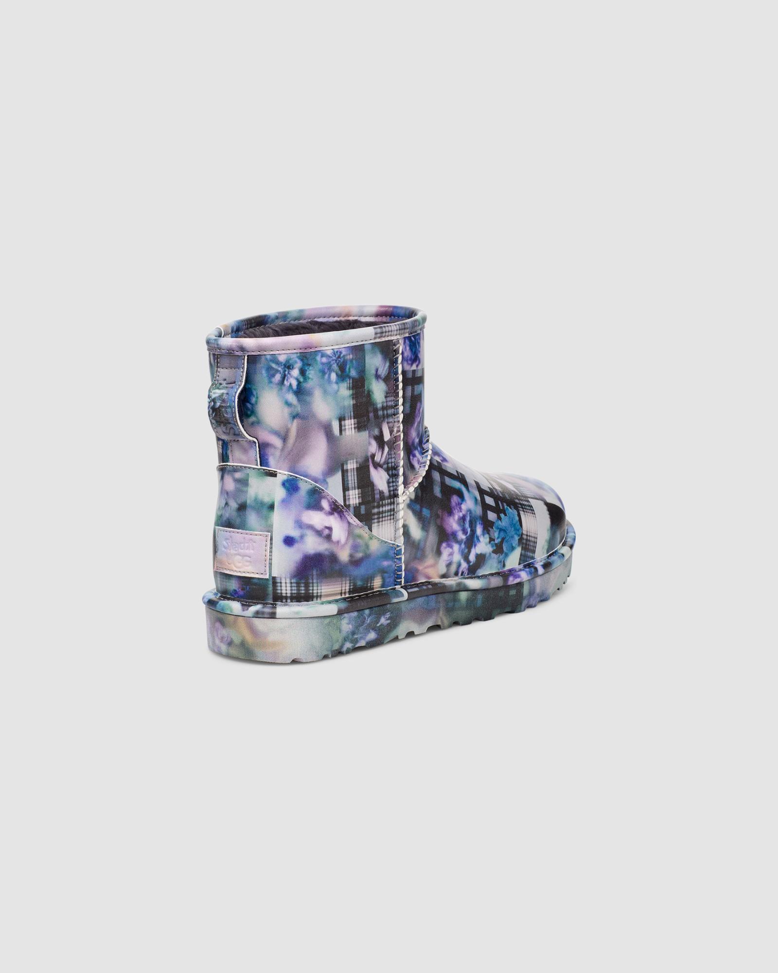 Liyoco 様　UGG ネイビー 花柄 ブーツ 16cm Unisex Classic Mini Boot x Collina Strada in Dark Blue Floral