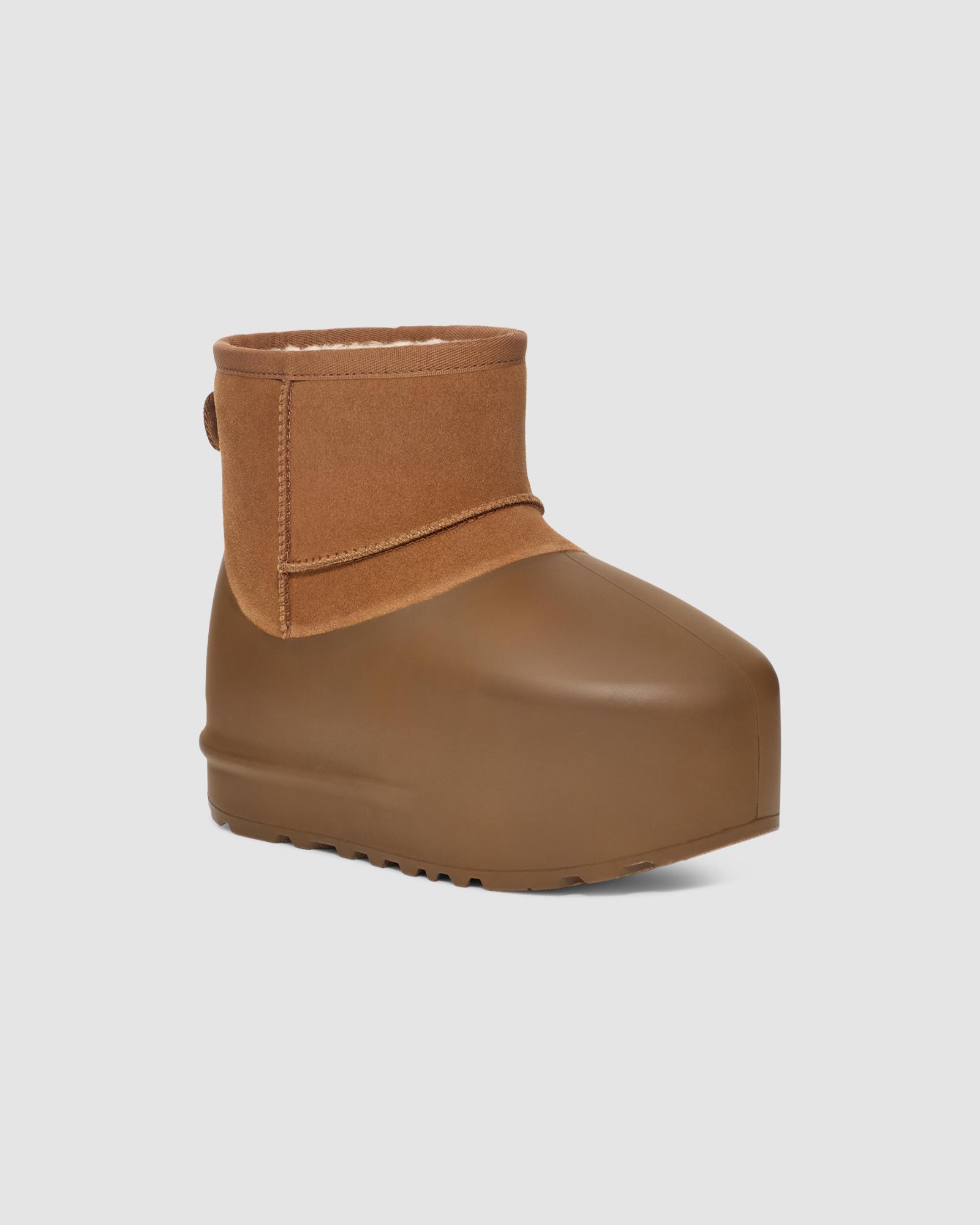 【UGG】Classic Mini Pumped Molded 程よいボリューム ブーツ UGG Mini Classic Pumped Molded Boots | Brown | FARFETCH
