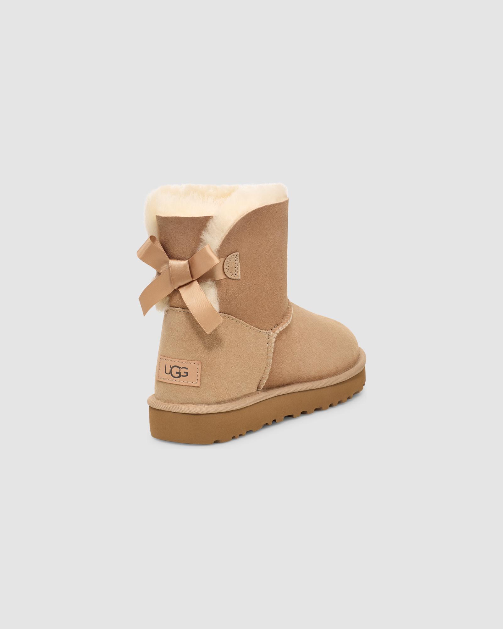 Uggs bailey deals bow short