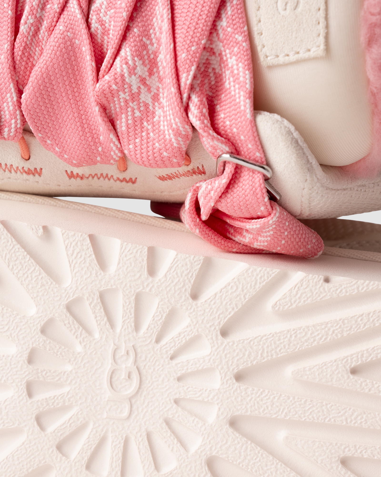 Ugg lowmel アグ　Lowmel Love 25新品26センチ限定 UGG Lowmel Love 25 すぐ届く！ (UGG/スニーカー) 114807197
